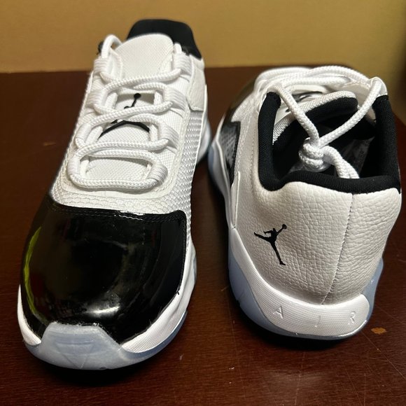 Jordan Boys White Black Air Jordan 11 Comfort Low DV2208-100 Sneakers Size US 7 main image 5